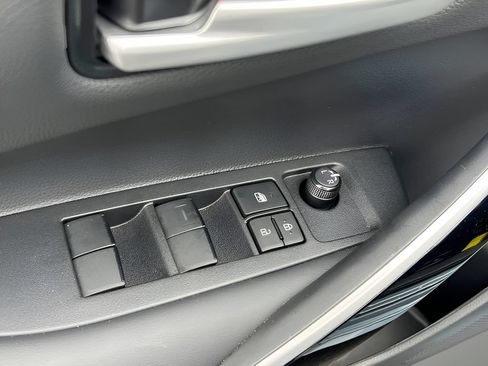 Certified 2025 Toyota Corolla XLE FWD image 10
