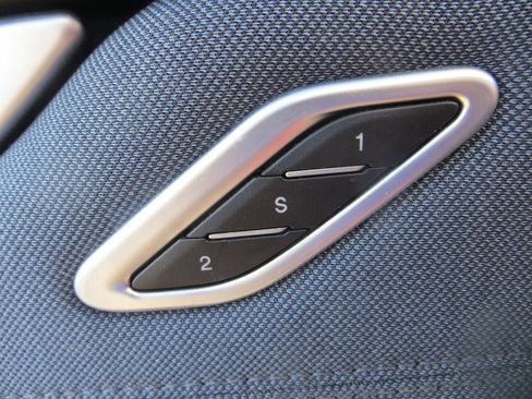 Used 2018 Maserati Levante GranLusso image 12