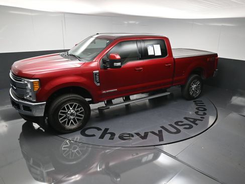 Used 2017 Ford F250 Lariat w/ Lariat Ultimate Package AWD/4WD image 28