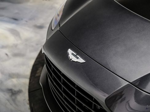 Used 2023 Aston Martin V12 Vantage RWD image 37