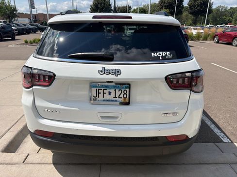 Used 2022 Jeep Compass Latitude AWD/4WD image 3