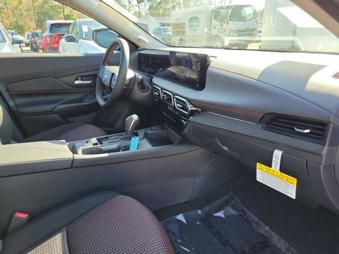 New 2026 Nissan Sentra SR w/ Floor Mat Package FWD image 30