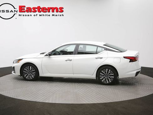 Used 2025 Nissan Altima 2.5 SV FWD image 51