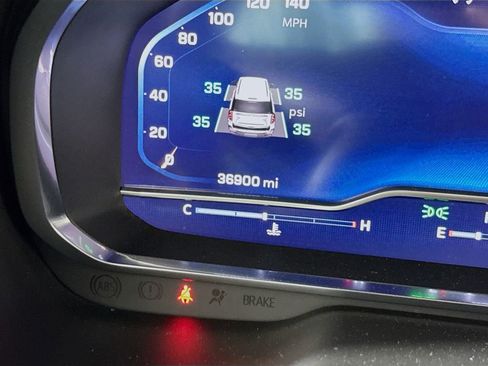 Used 2022 Chevrolet Tahoe Z71 w/ Luxury Package image 12