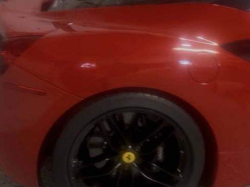Used 2018 Ferrari 488 GTB RWD image 7