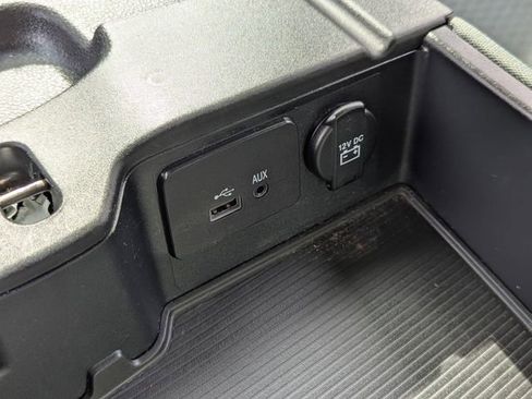 Used 2017 RAM 1500 ST w/ SXT Appearance Group AWD/4WD image 21