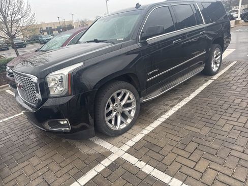 Used 2015 GMC Yukon XL Denali w/ Touring Package image 3