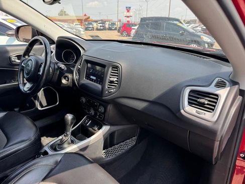 Used 2020 Jeep Compass Latitude FWD image 11