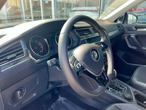 Used 2021 Volkswagen Tiguan SE image 13
