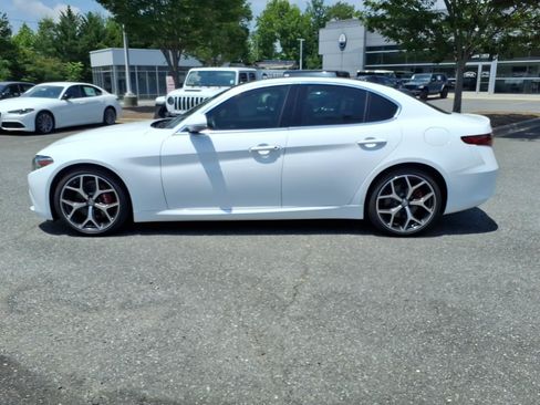 Used 2020 Alfa Romeo Giulia Ti w/ Active Blind Spot Package RWD image 3