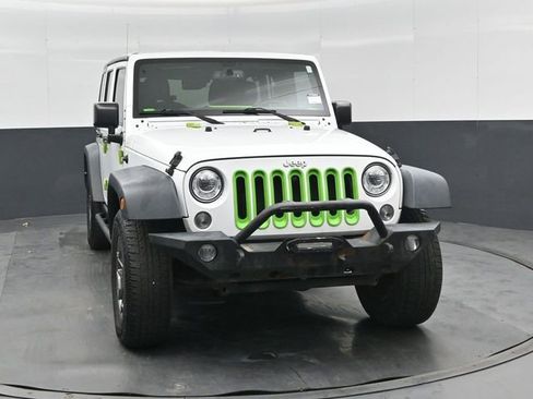 Used 2017 Jeep Wrangler Unlimited Rubicon AWD/4WD image 8