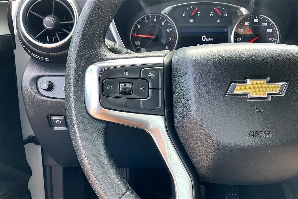Used 2025 Chevrolet Blazer LT AWD/4WD image 18