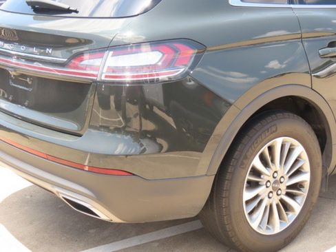 Used 2022 Lincoln Nautilus FWD w/ Premium Package image 10