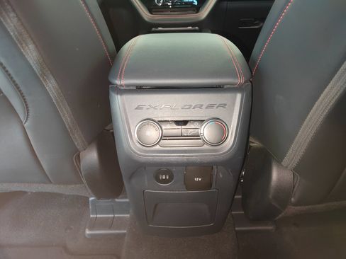 Used 2025 Ford Explorer ST-Line AWD/4WD image 30