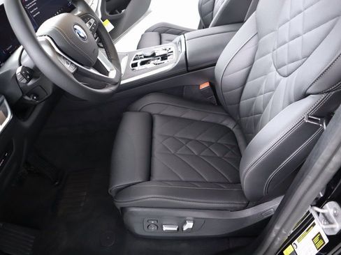 New 2025 BMW X5 xDrive50e w/ Premium Package AWD/4WD image 12