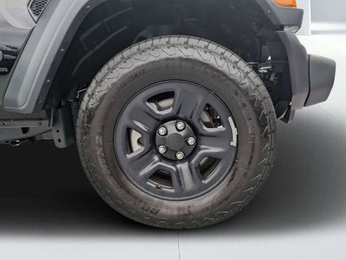 Used 2026 Jeep Wrangler Sport AWD/4WD image 10