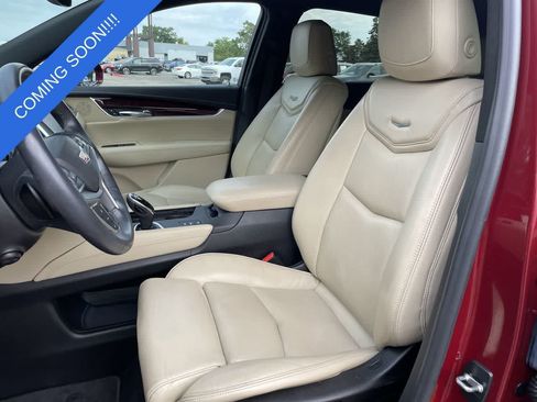 Used 2017 Cadillac XT5 Luxury w/ Driver Awareness Package AWD/4WD image 11