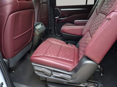 New 2026 Cadillac Escalade ESV Sport w/ Touring Package AWD/4WD image 23