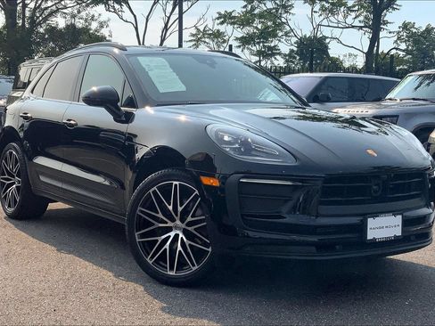 Used 2024 Porsche Macan AWD/4WD image 2