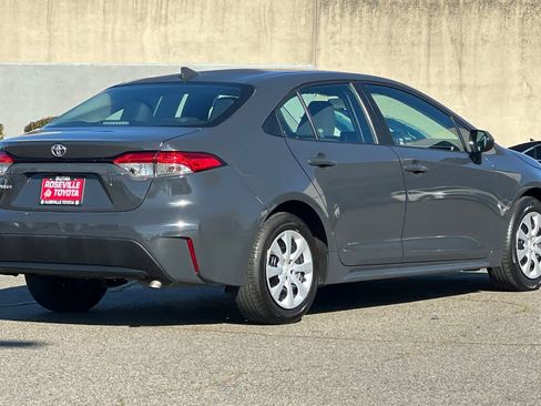 Used 2023 Toyota Corolla LE image 2