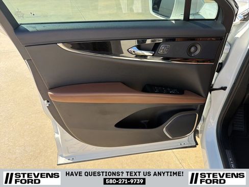 Used 2021 Lincoln Nautilus Reserve image 19