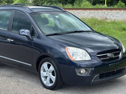 Used 2007 Kia Rondo EX image 2
