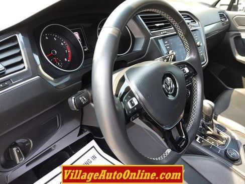 Used 2021 Volkswagen Tiguan SE image 23