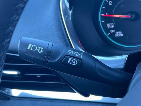 Used 2023 Chevrolet Traverse LT image 20