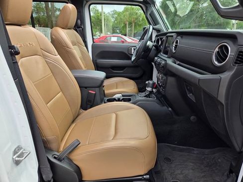 Certified 2022 Jeep Wrangler Unlimited Sahara image 19