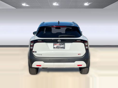New 2026 Nissan Kicks SR image 10