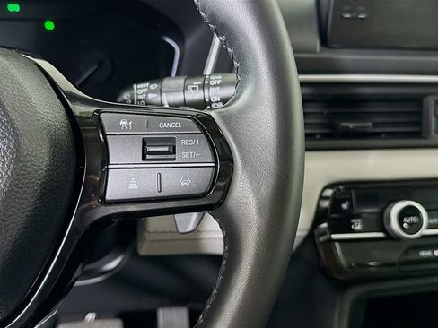 Used 2024 Honda Pilot Touring image 22