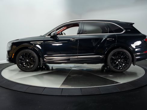 Used 2021 Bentley Bentayga w/ First Edition Specification AWD/4WD image 7