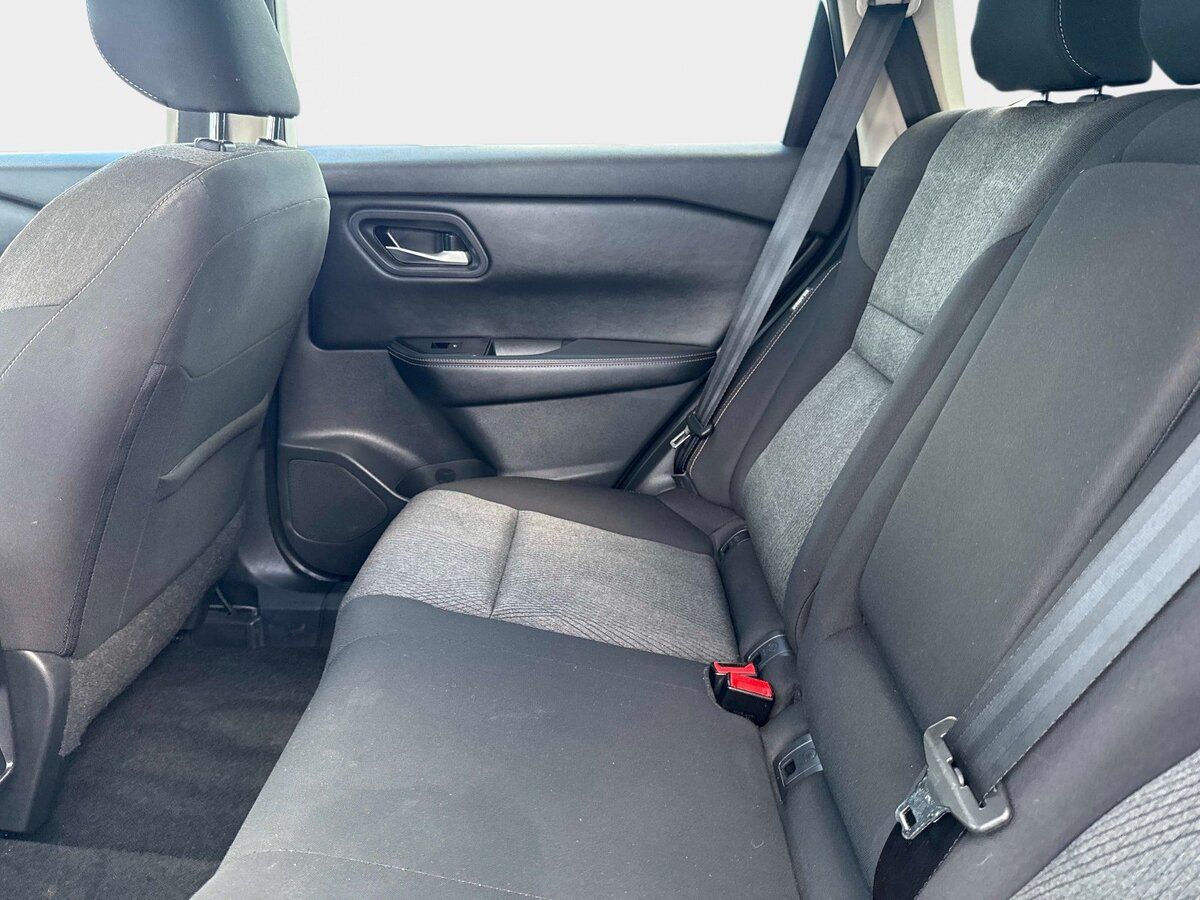 Used 2024 Nissan Rogue SV AWD/4WD image 13