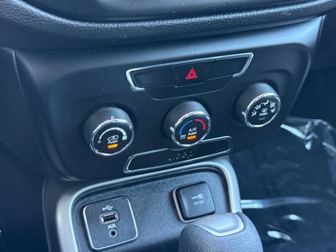 Used 2018 Jeep Compass Sport image 19