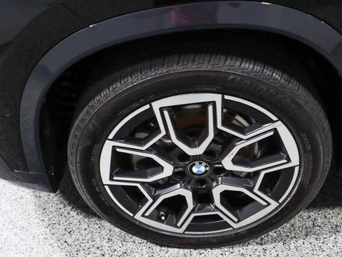 Used 2023 BMW X1 xDrive28i w/ Premium Package image 11