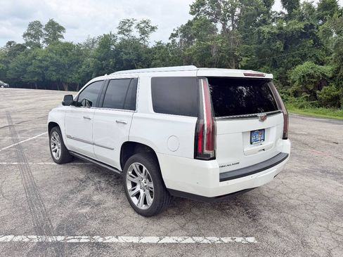 Used 2017 Cadillac Escalade Premium Luxury AWD/4WD image 7