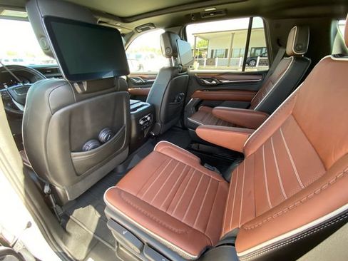 Used 2023 GMC Yukon Denali Ultimate AWD/4WD image 14