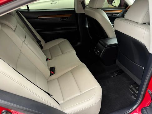 Used 2013 Lexus ES 300h w/ Premium Pkg FWD image 26
