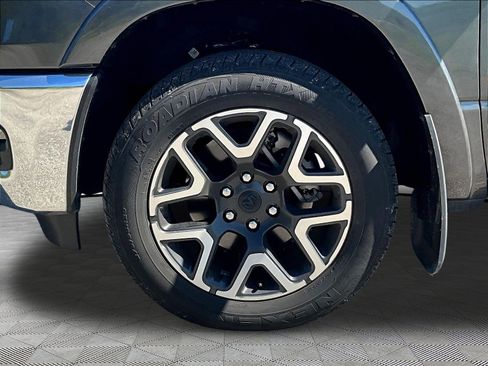 Used 2025 RAM 1500 Laramie AWD/4WD image 35
