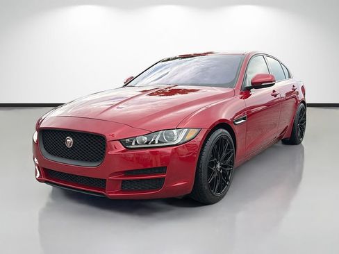 Used 2017 Jaguar XE Premium RWD image 7