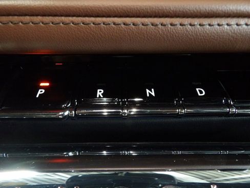 Used 2025 Lincoln Aviator Reserve w/ Equipment Group 201A AWD/4WD image 22