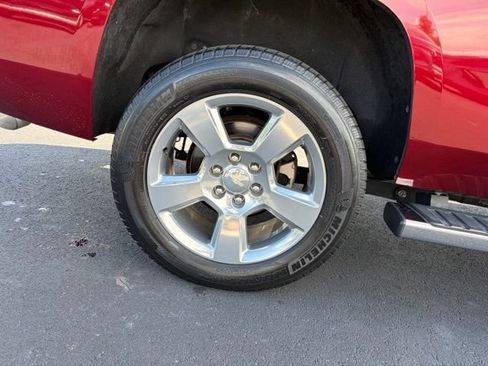 Used 2019 Chevrolet Tahoe LT w/ Luxury Package RWD image 7