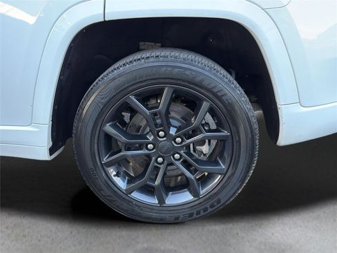 Used 2023 Jeep Grand Cherokee 30th Anniversary image 43