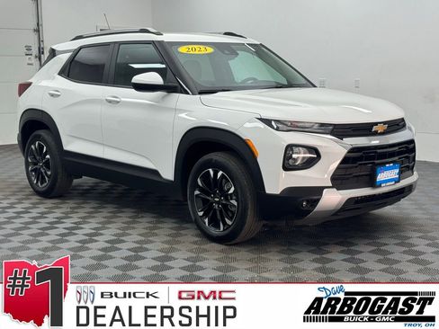 Used 2023 Chevrolet TrailBlazer LT w/ Convenience Package AWD/4WD image 1