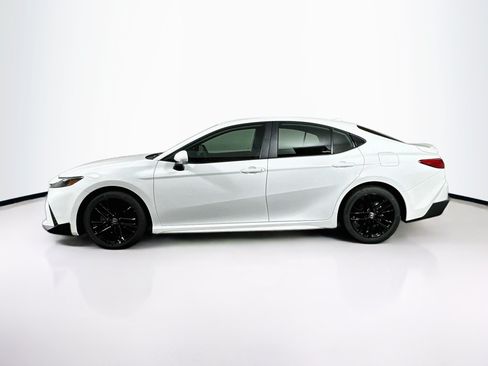 Used 2026 Toyota Camry SE w/ Convenience Package FWD image 4