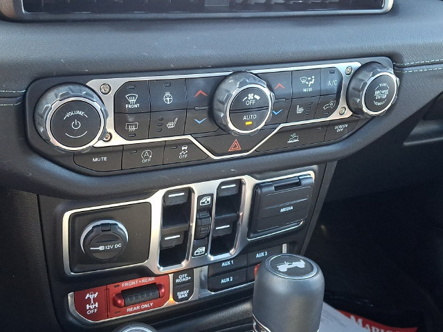 Used 2024 Jeep Wrangler Unlimited Rubicon w/ Convenience Group AWD/4WD image 15