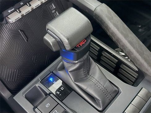 Used 2024 Toyota Tacoma 4x4 Double Cab image 16