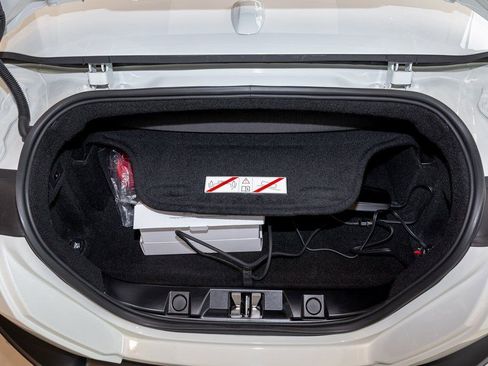 Used 2024 Ferrari Roma Spider image 27