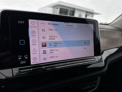 New 2026 Volkswagen Atlas SE image 13