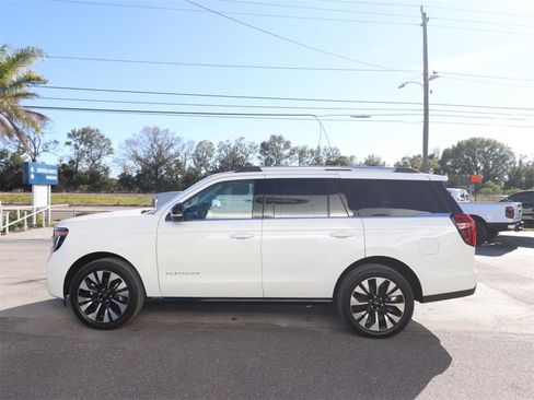 New 2026 Ford Expedition Platinum w/ Driver's Package image 9